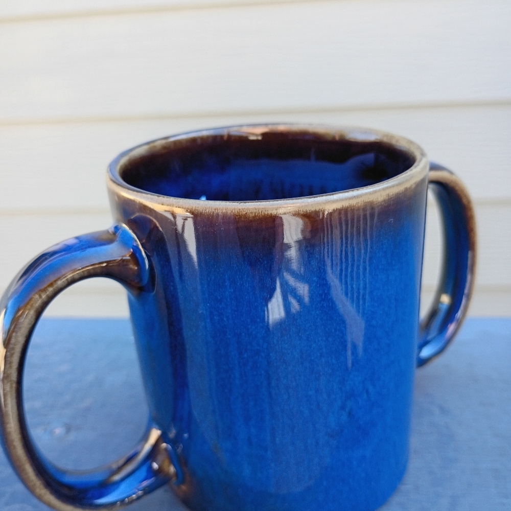 Elegant Blue Ceramic Cup with Dual Handles For Easy Handling - Picture 3 of 6
